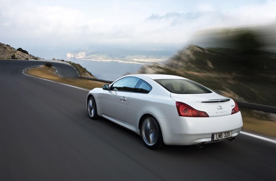  Infiniti G37 Coupe 2009 года  (фото 14 из 51)